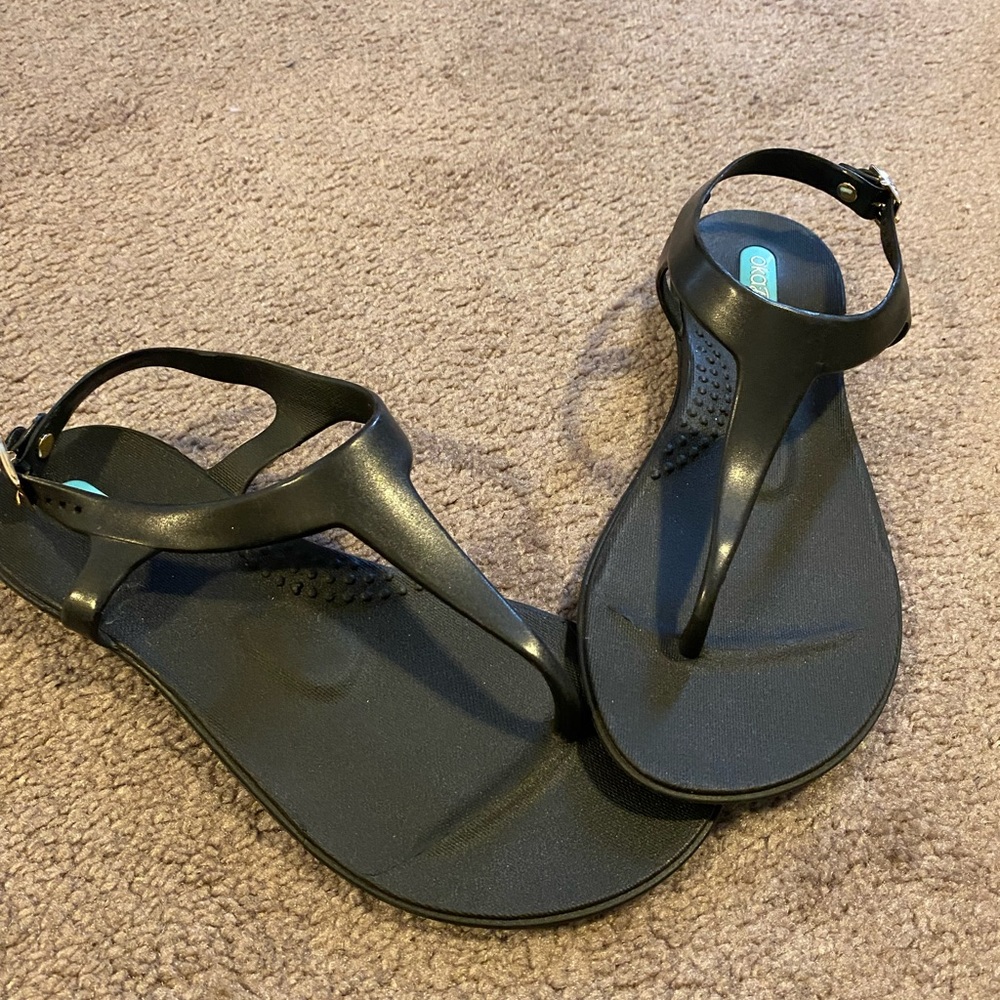 Oka B. Carson Licorice Womens Ankle Strap Size 6